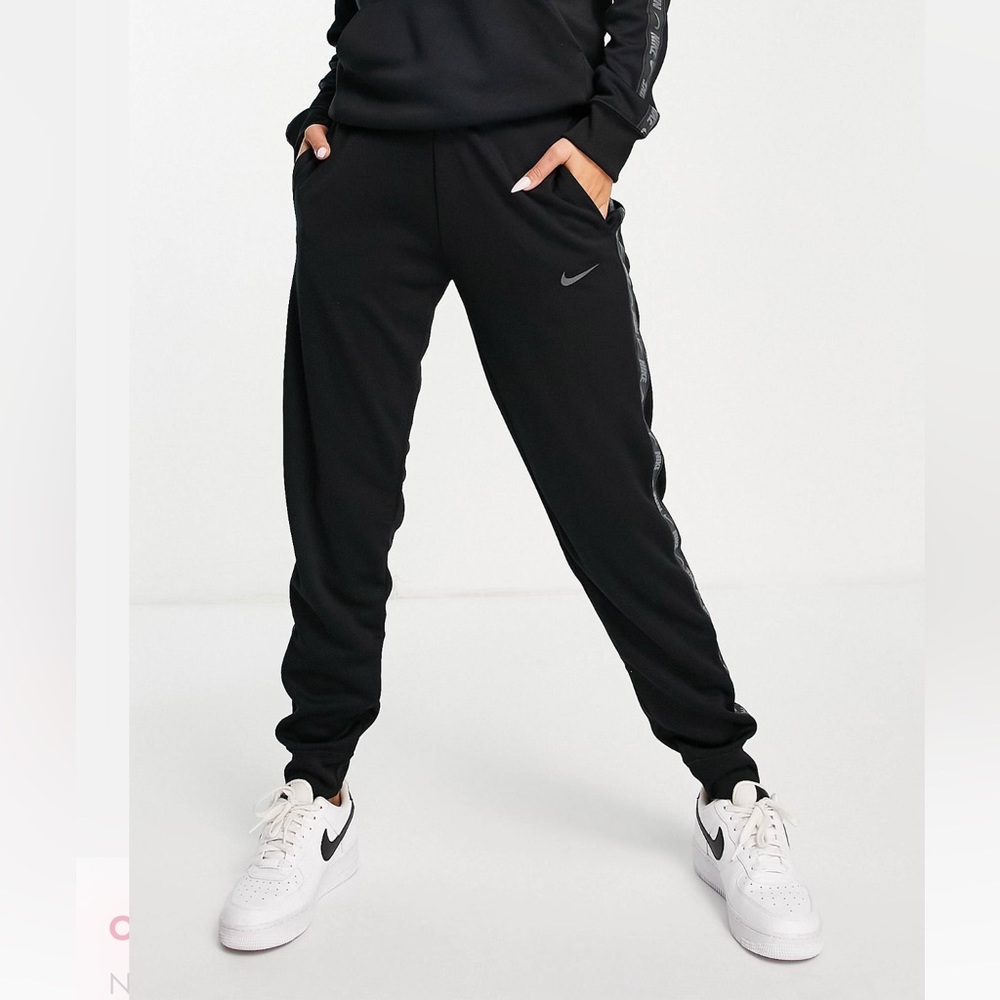 Nike Taping Pack Polyknit cuffed Sweatpants